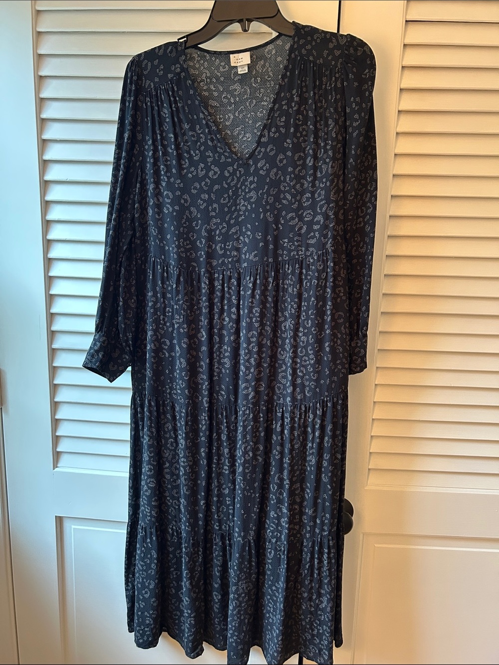 Tiered V-Neck Long Sleeve Midi Dress Black
